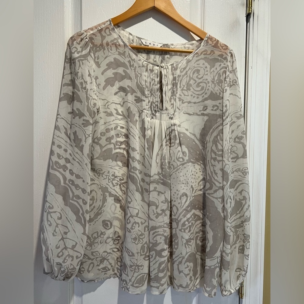 Cabi Top Pleated Peasant shear Blouse size medium.
